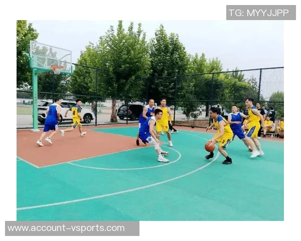 激情四溢的业余篮球比赛让我们在球场上挥洒汗水与友谊的火花
